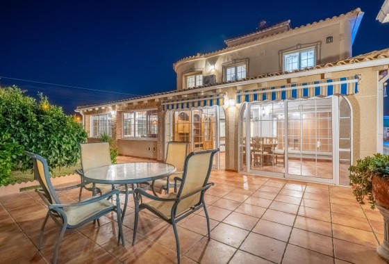 Herverkoop - Vrijstaande Villa -
Torrevieja - El chaparral
