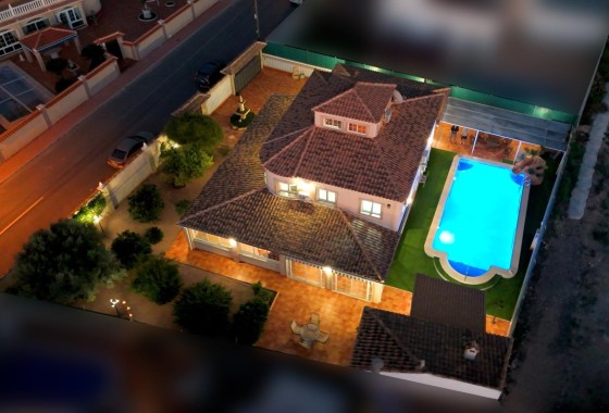Herverkoop - Vrijstaande Villa -
Torrevieja - El chaparral