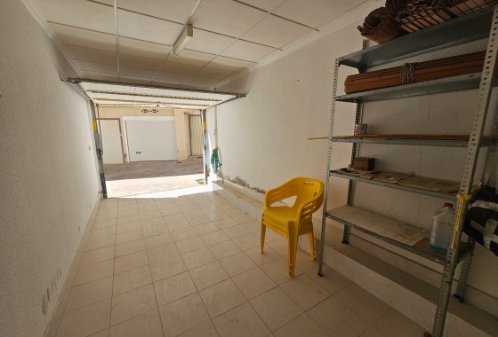 Sprzedaż - Apartament / Mieszkanie -
Guardamar del Segura - Urbanizaciones