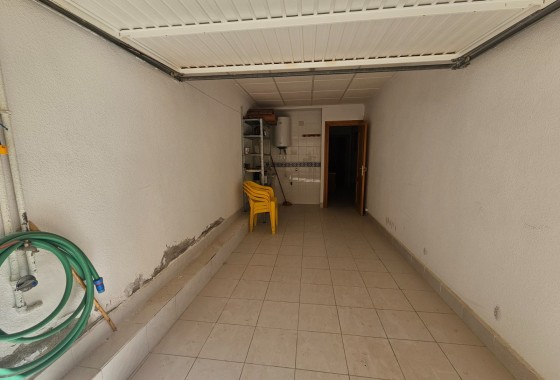 Sprzedaż - Apartament / Mieszkanie -
Guardamar del Segura - Urbanizaciones