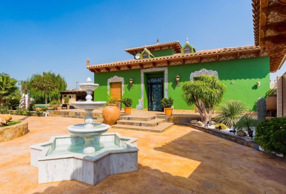 Herverkoop - Finca Landelijk pand -
Almoradí