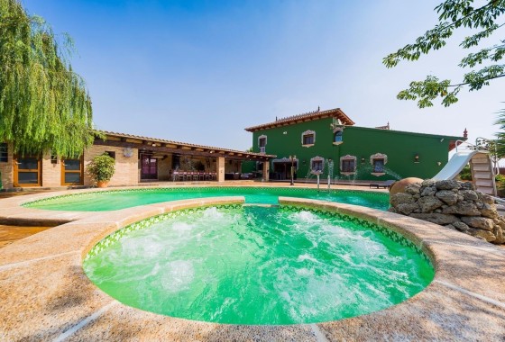 Herverkoop - Finca Landelijk pand -
Almoradí