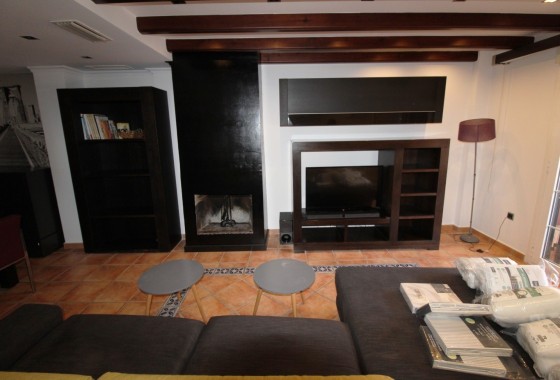 Herverkoop - Stadswoning -
Catral - pueblo