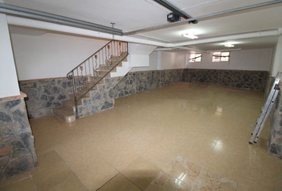 Herverkoop - Stadswoning -
Catral - pueblo