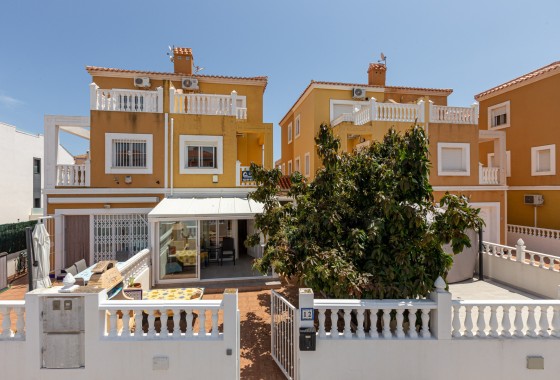 Revente - Appartement -
Punta Prima