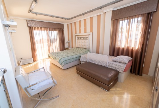 Herverkoop - Vrijstaande Villa -
La Mata