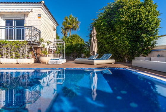 Herverkoop - Vrijstaande Villa -
La Mata