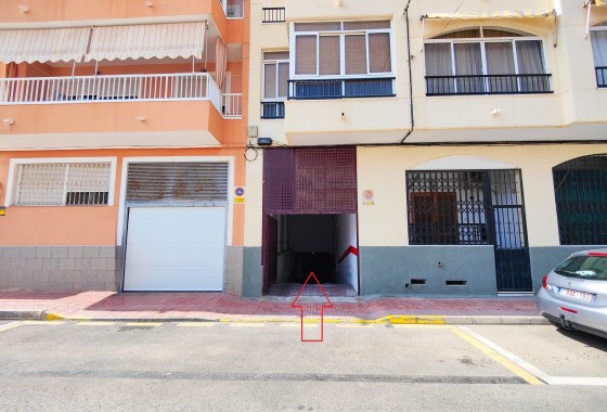 Sale - Garage -
Torrevieja - Playa del Cura