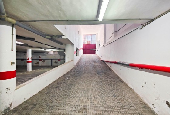 Sale - Garage -
Torrevieja - Playa del Cura