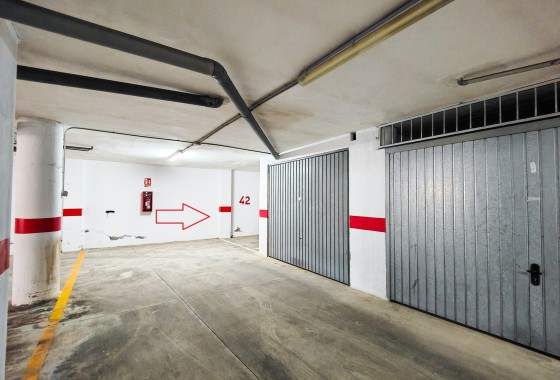 Sale - Garage -
Torrevieja - Playa del Cura