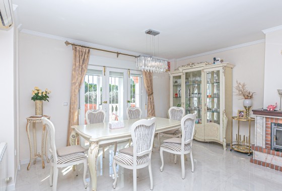 Herverkoop - Vrijstaande Villa -
Campoamor - Campoamor Golf