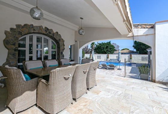 Herverkoop - Vrijstaande Villa -
Campoamor - Lomas de Don Juan