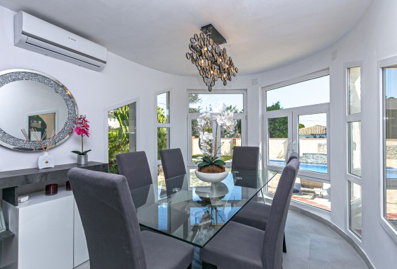 Herverkoop - Vrijstaande Villa -
Campoamor - Lomas de Don Juan