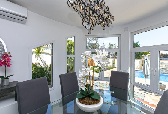 Herverkoop - Vrijstaande Villa -
Campoamor - Lomas de Don Juan