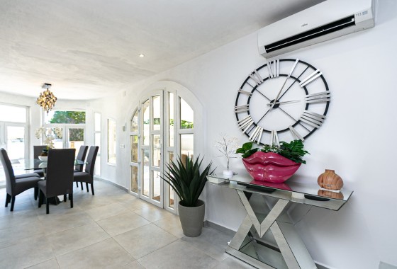 Herverkoop - Vrijstaande Villa -
Campoamor - Lomas de Don Juan