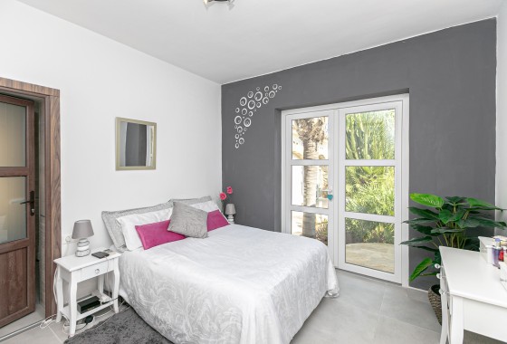 Herverkoop - Vrijstaande Villa -
Campoamor - Lomas de Don Juan