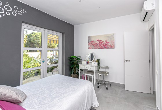 Herverkoop - Vrijstaande Villa -
Campoamor - Lomas de Don Juan