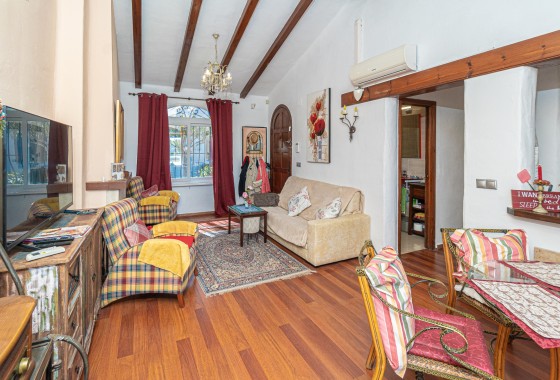 Herverkoop - Halfvrijstaande villa -
Villamartín - Fortuna