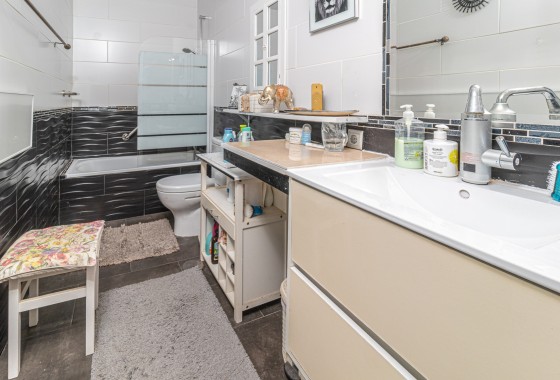 Herverkoop - Halfvrijstaande villa -
Villamartín - Fortuna