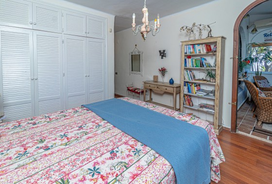 Herverkoop - Halfvrijstaande villa -
Villamartín - Fortuna