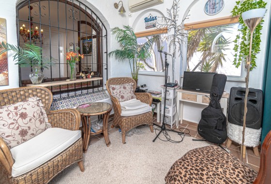 Herverkoop - Halfvrijstaande villa -
Villamartín - Fortuna