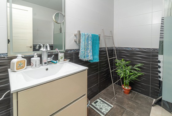 Herverkoop - Halfvrijstaande villa -
Villamartín - Fortuna