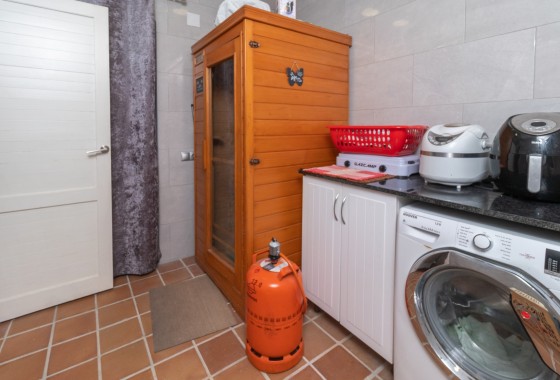 Herverkoop - Halfvrijstaande villa -
Villamartín - Fortuna