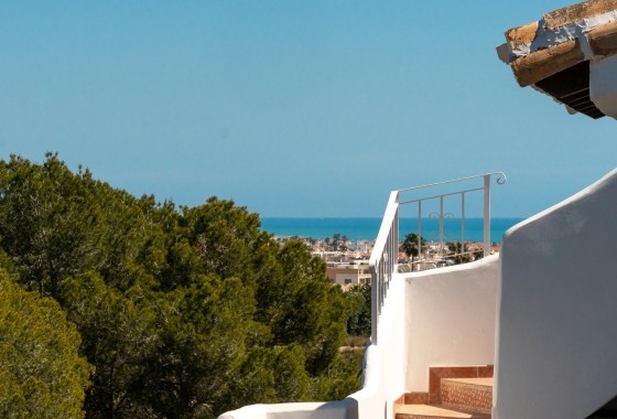 Herverkoop - Halfvrijstaande villa -
Villamartín - Fortuna