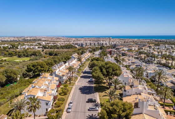 Herverkoop - Halfvrijstaande villa -
Villamartín - Fortuna