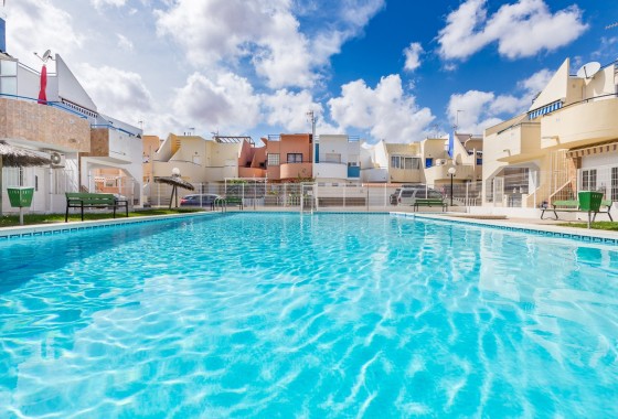 Sale - Town house -
Torrevieja - Torretas