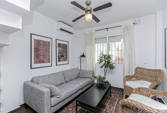 Sale - Town house -
Torrevieja - Torretas