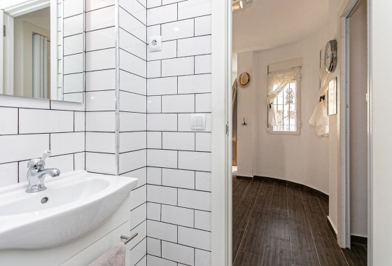 Sale - Town house -
Torrevieja - Torretas