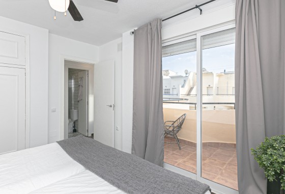 Sale - Town house -
Torrevieja - Torretas