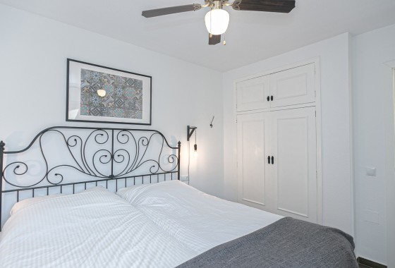 Sale - Town house -
Torrevieja - Torretas