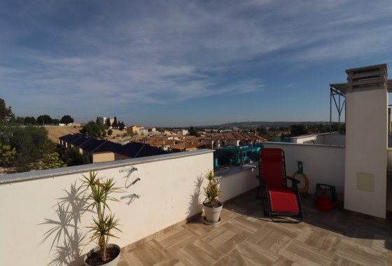 Resale - Freistehende Villa -
Bigastro