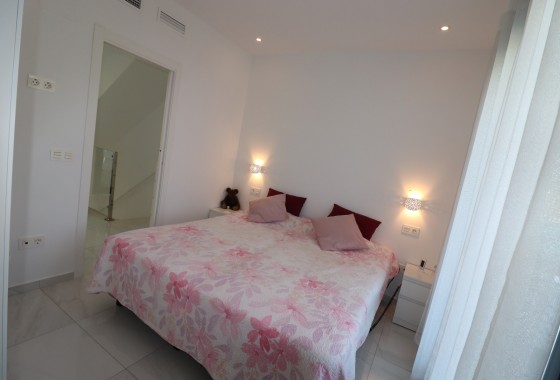 Resale - Freistehende Villa -
Bigastro