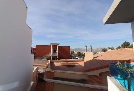 Resale - Freistehende Villa -
Bigastro