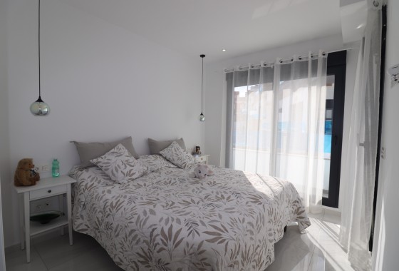 Resale - Freistehende Villa -
Bigastro