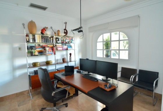 Resale - Freistehende Villa -
Torrevieja - Torreta-Florida