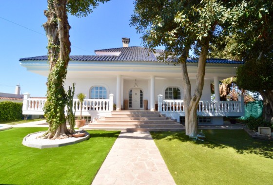 Resale - Freistehende Villa -
Torrevieja - Torreta-Florida