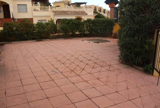 Herverkoop - Halfvrijstaande villa -
Algorfa - Montemar