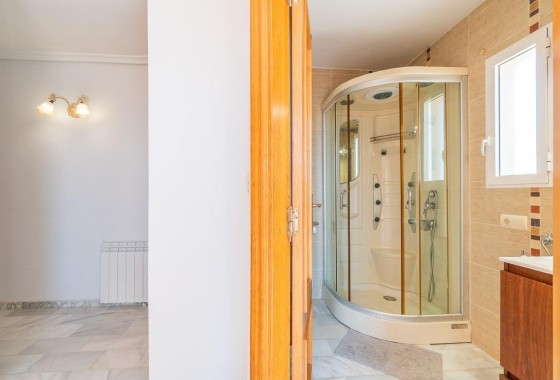 Revente - Villa Individuelle -
Torrevieja - Cala de cabo cervera