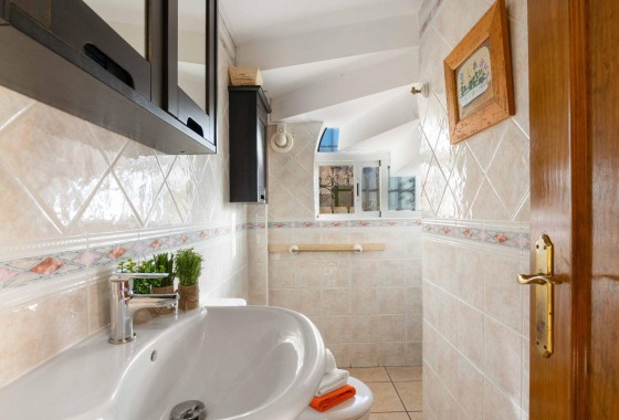 Sale - Town house -
Orihuela Costa - Los Almendros-La Florida