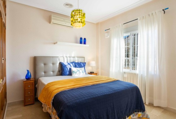 Sale - Town house -
Orihuela Costa - Los Almendros-La Florida