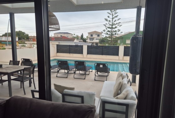 Revente - Villa -
Torrevieja - Los Balcones