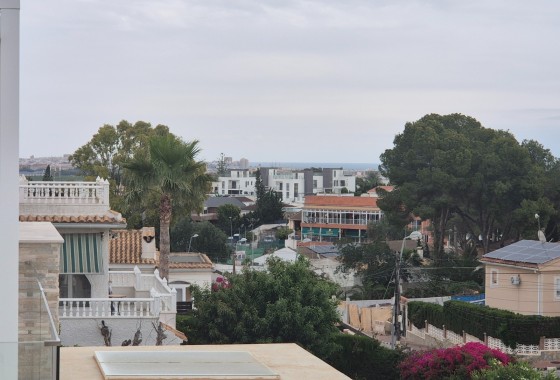 Revente - Villa -
Torrevieja - Los Balcones