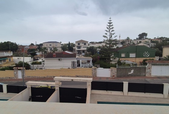 Revente - Villa -
Torrevieja - Los Balcones