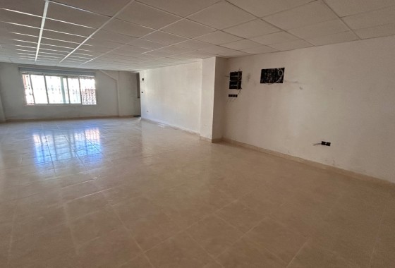 Herverkoop - Commercieel -
Jacarilla