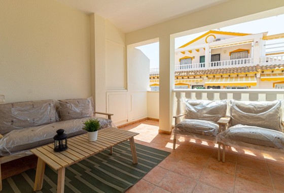 Herverkoop - Stadswoning -
Torrevieja - Los altos