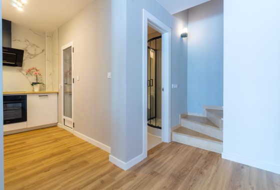 Herverkoop - Stadswoning -
Torrevieja - Los altos